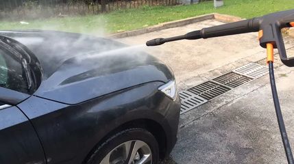 高壓水槍洗車真的會(huì)傷車漆嗎？科學(xué)解讀與正確使用指南